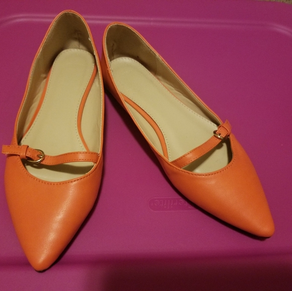 Retro orange flats - Picture 1 of 2